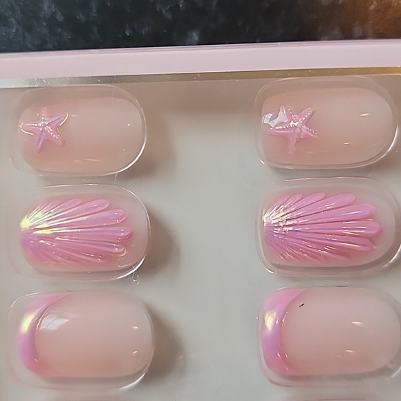 NIB Set Of Three Glamnetic Press On Nails Summer Edition - Picture 10 of 12